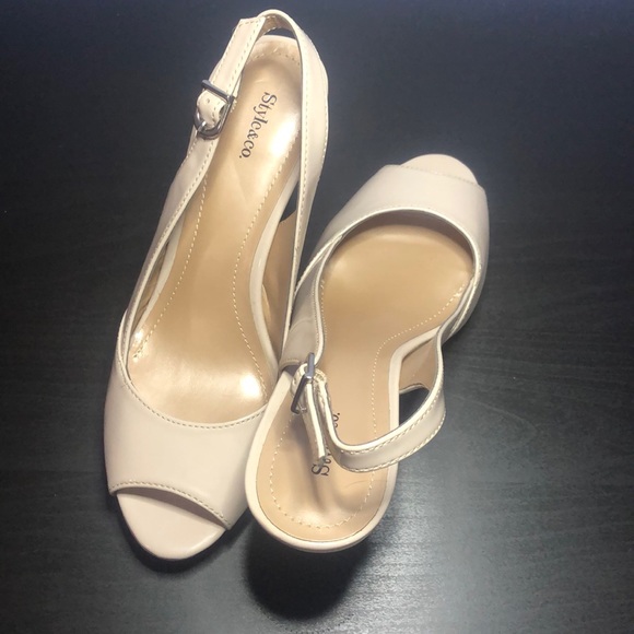 Style & Co. high heels. US size 5.5 - Picture 2 of 4